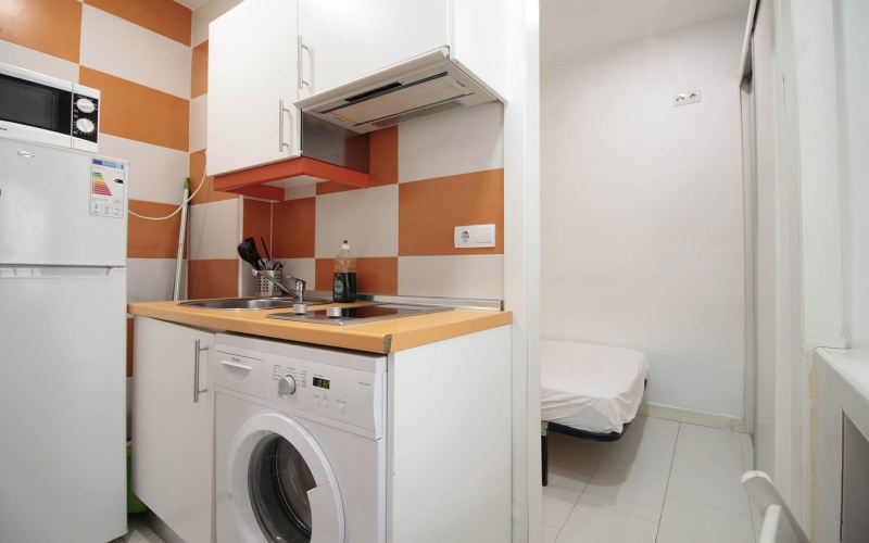 Calle Calle de Antonio Zamora, floor 2, Puerta del Angel, ,1 BathroomBathrooms,Studio,Medium Term Let,Calle de Antonio Zamora,2,63