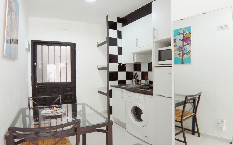 Calle Calle de Antonio Zamora, floor, Puerta del Angel, ,1 BathroomBathrooms,Studio,Medium Term Let,Calle de Antonio Zamora,82