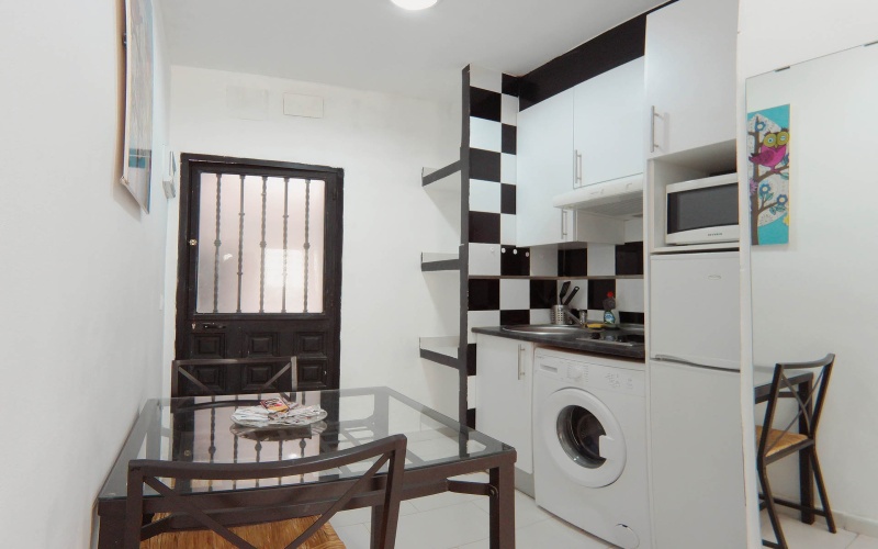 Calle Calle de Antonio Zamora, floor, Puerta del Angel, ,1 BathroomBathrooms,Studio,Medium Term Let,Calle de Antonio Zamora,82