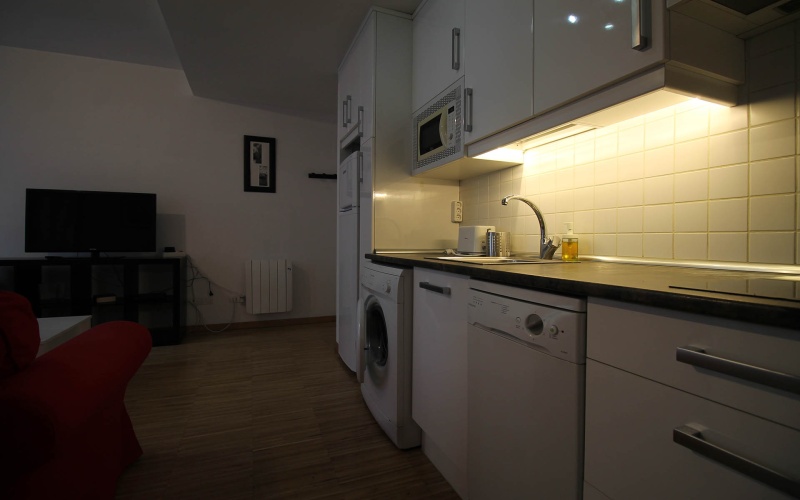 Calle Calle de Cervantes, floor 2, Huertas-Cortes, ,1 BathroomBathrooms,Studio,Medium Term Let,Calle de Cervantes,2,108