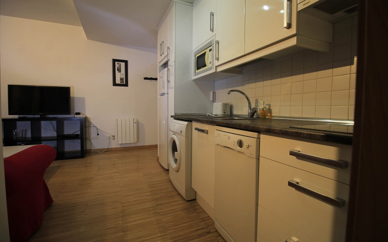 Calle Calle de Cervantes, floor 2, Huertas-Cortes, ,1 BathroomBathrooms,Studio,Medium Term Let,Calle de Cervantes,2,108