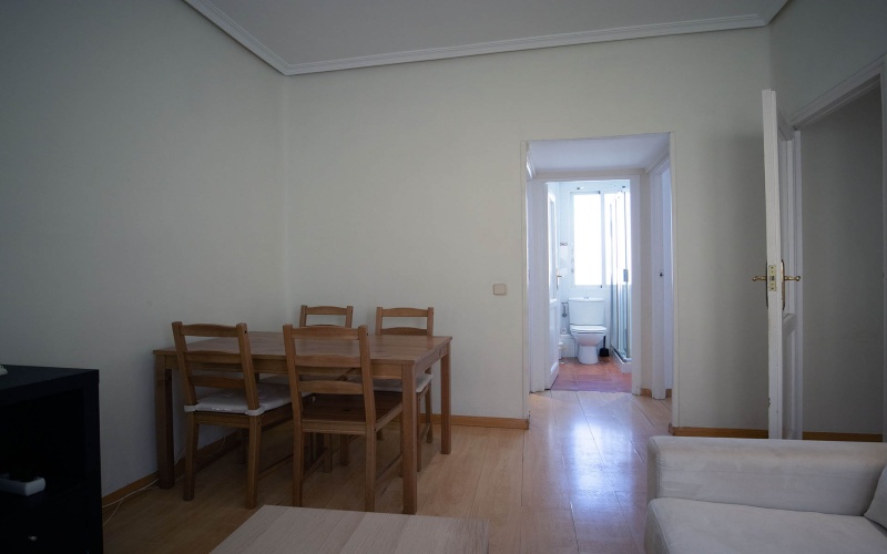 Calle Calle de Garcilaso, floor 4, Trafalgar, 2 Bedrooms Bedrooms, 2 Rooms Rooms,1 BathroomBathrooms,Apartment,Medium Term Let,Calle de Garcilaso,4,136