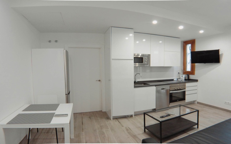 Calle Calle de Sagasta, floor 2, Trafalgar, 1 Bedroom Bedrooms, ,1 BathroomBathrooms,Apartment,Medium Term Let,Calle de Sagasta,2,215