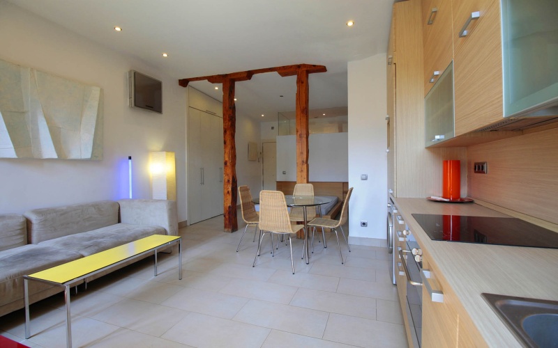 Calle Calle de Sagasta, floor 4, Trafalgar, ,1 BathroomBathrooms,Studio,Medium Term Let,Calle de Sagasta,4,216