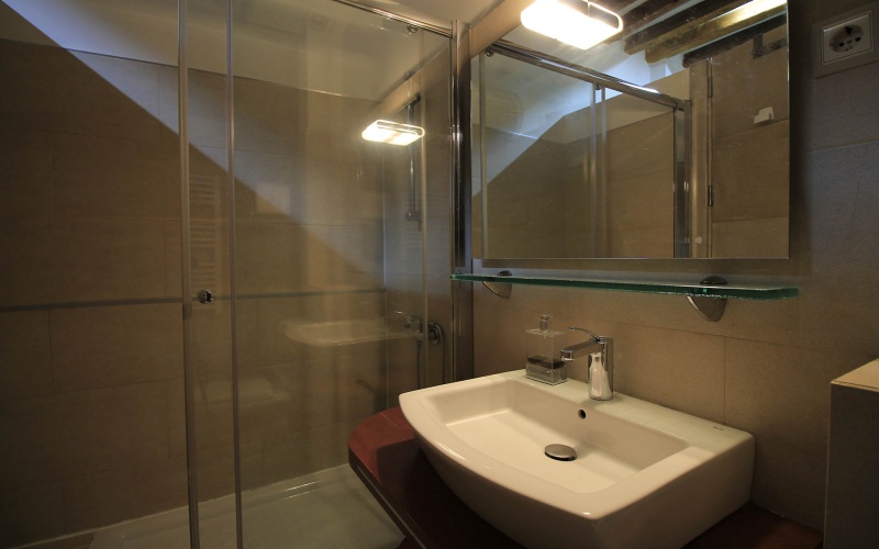 Calle Calle de las Huertas, floor 3, Huertas-Cortes, ,1 BathroomBathrooms,Studio,Medium Term Let,Calle de las Huertas,3,143