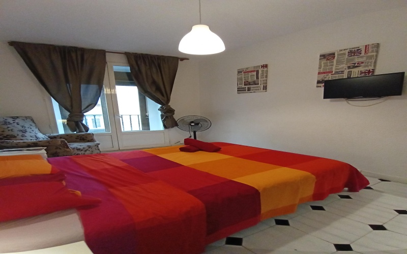 Calle Calle de Hortaleza, floor 2, Chueca-Justicia, 4 Bedrooms Bedrooms, ,1 BathroomBathrooms,Roomshared,Medium Term Let,Calle de Hortaleza,2,139