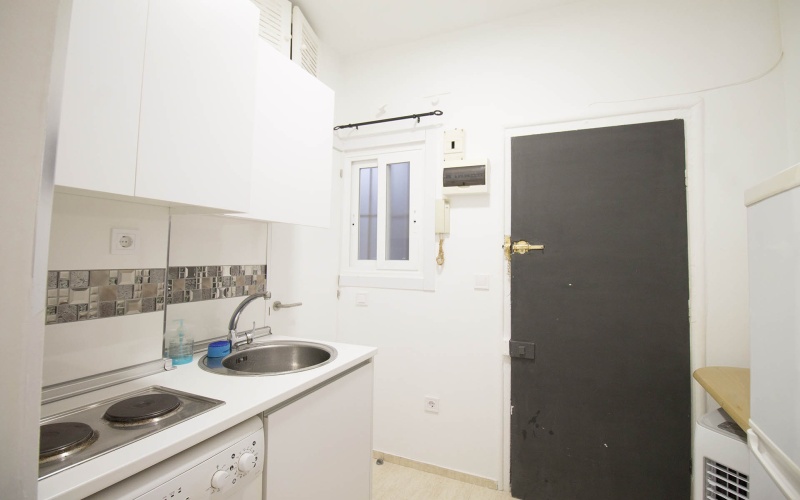 Calle Calle del Tesoro, floor 3, Malasana-Universidad, ,1 BathroomBathrooms,Studio,Medium Term Let,Calle del Tesoro,3,325