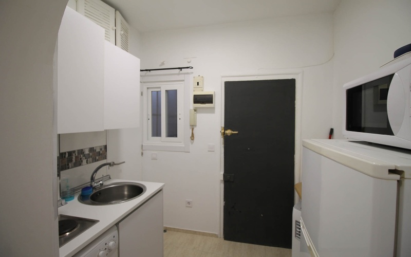 Calle Calle del Tesoro, floor 3, Malasana-Universidad, ,1 BathroomBathrooms,Studio,Medium Term Let,Calle del Tesoro,3,325