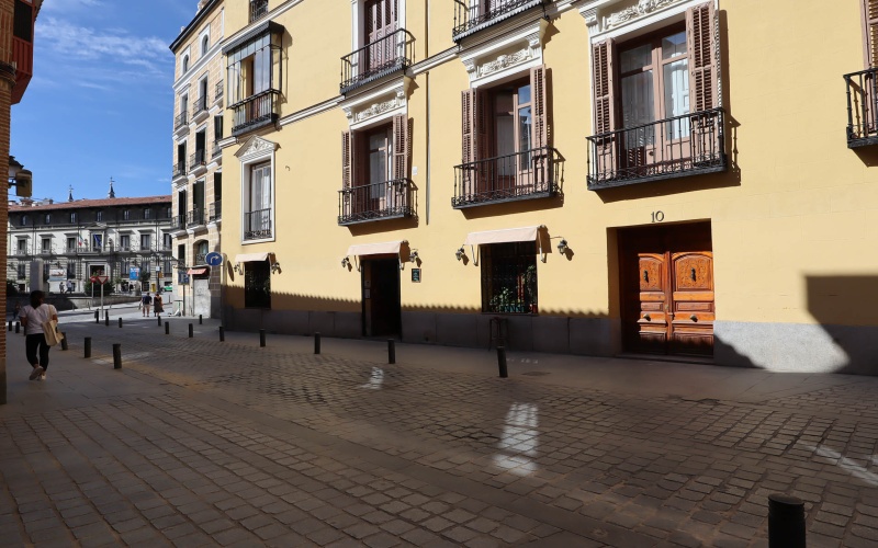 Calle Calle Sacramento, floor 4, Sol, ,1 BathroomBathrooms,Studio,Medium Term Let,Calle Sacramento,4,327