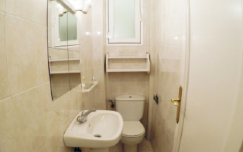 Paseo Paseo del General Martínez Campos, floor 2, Chamberi, 4 Bedrooms Bedrooms, ,1 BathroomBathrooms,Roomshared,Medium Term Let,Paseo del General Martínez Campos,2,354