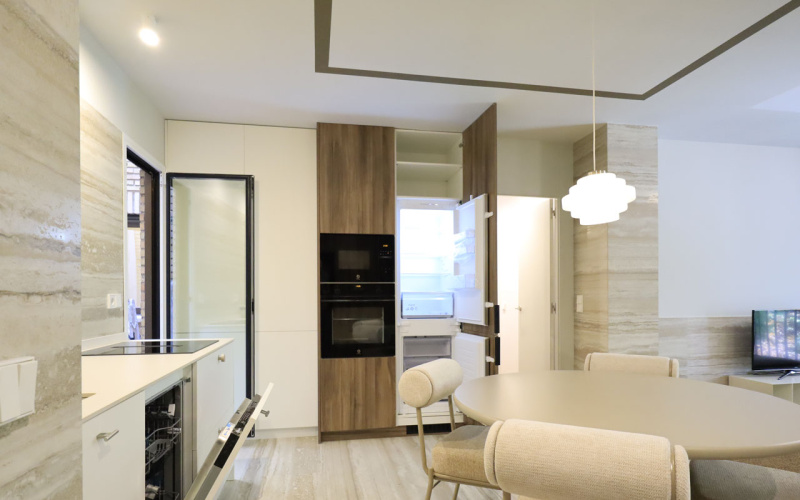 Calle Calle Ronda de Segovia, floor 1, Centro, 3 Bedrooms Bedrooms, 0 ,2 BathroomsBathrooms,Apartment,Medium Term Let,Calle Ronda de Segovia,1,417