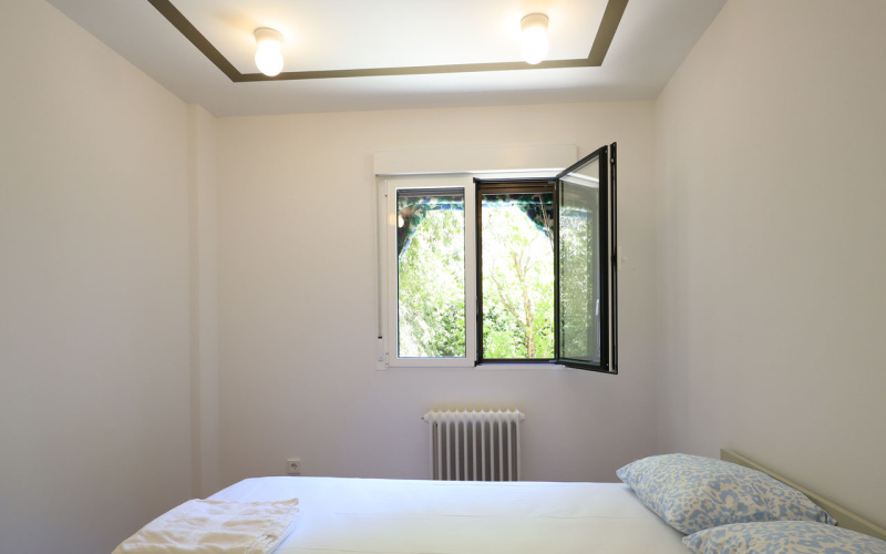 Calle Calle Ronda de Segovia, floor 1, Centro, 3 Bedrooms Bedrooms, 0 ,2 BathroomsBathrooms,Apartment,Medium Term Let,Calle Ronda de Segovia,1,417