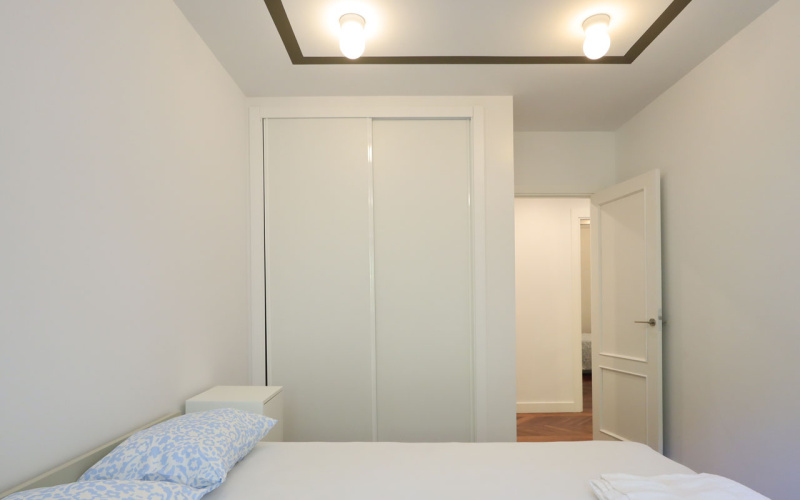 Calle Calle Ronda de Segovia, floor 1, Centro, 3 Bedrooms Bedrooms, 0 ,2 BathroomsBathrooms,Apartment,Medium Term Let,Calle Ronda de Segovia,1,417