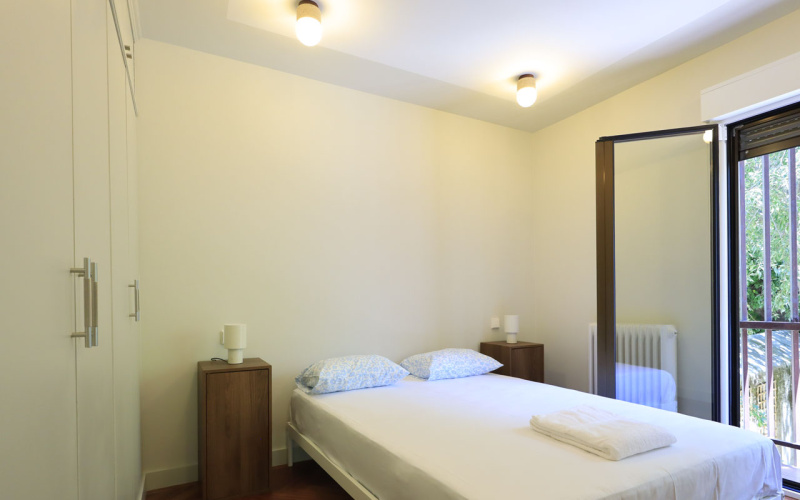 Calle Calle Ronda de Segovia, floor 1, Centro, 3 Bedrooms Bedrooms, 0 ,2 BathroomsBathrooms,Apartment,Medium Term Let,Calle Ronda de Segovia,1,417