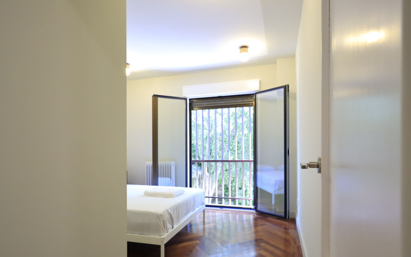 Calle Calle Ronda de Segovia, floor 1, Centro, 3 Bedrooms Bedrooms, 0 ,2 BathroomsBathrooms,Apartment,Medium Term Let,Calle Ronda de Segovia,1,417