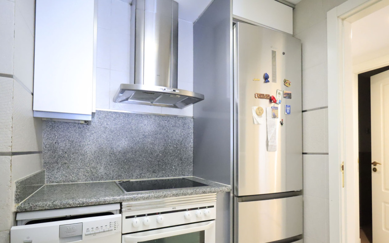 Calle Calle Cea Bermudez, floor 6, Islas Filipinas, 2 Bedrooms Bedrooms, 0 ,1 BathroomBathrooms,Apartment,Medium Term Let,Calle Cea Bermudez,6,428