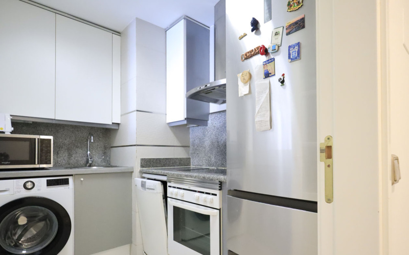 Calle Calle Cea Bermudez, floor 6, Islas Filipinas, 2 Bedrooms Bedrooms, 0 ,1 BathroomBathrooms,Apartment,Medium Term Let,Calle Cea Bermudez,6,428