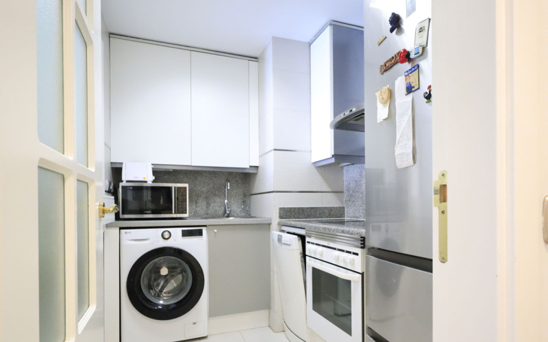 Calle Calle Cea Bermudez, floor 6, Islas Filipinas, 2 Bedrooms Bedrooms, 0 ,1 BathroomBathrooms,Apartment,Medium Term Let,Calle Cea Bermudez,6,428