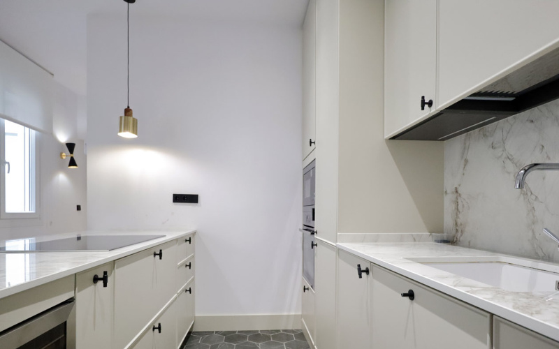 Calle Calle de la Amnistia, floor 3, Opera, 3 Bedrooms Bedrooms, 0 ,2 BathroomsBathrooms,Apartment,Medium Term Let,Calle de la Amnistia,3,442