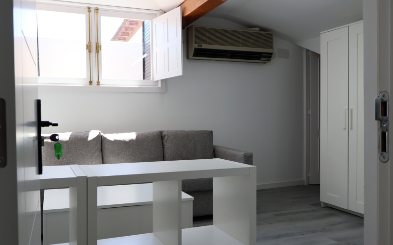 Calle Calle del Correo, floor 5, Centro, 1 Bedroom Bedrooms, 0 ,1 BathroomBathrooms,Apartment,Medium Term Let,Calle del Correo,5,466