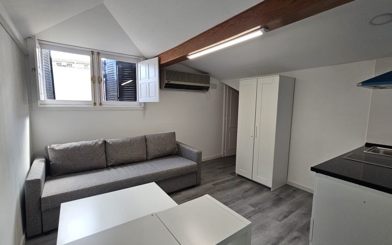 Calle Calle del Correo, floor 5, Centro, 1 Bedroom Bedrooms, 0 ,1 BathroomBathrooms,Apartment,Medium Term Let,Calle del Correo,5,466