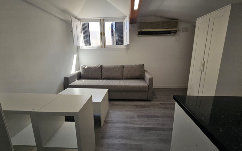 Calle Calle del Correo, floor 5, Centro, 1 Bedroom Bedrooms, 0 ,1 BathroomBathrooms,Apartment,Medium Term Let,Calle del Correo,5,466