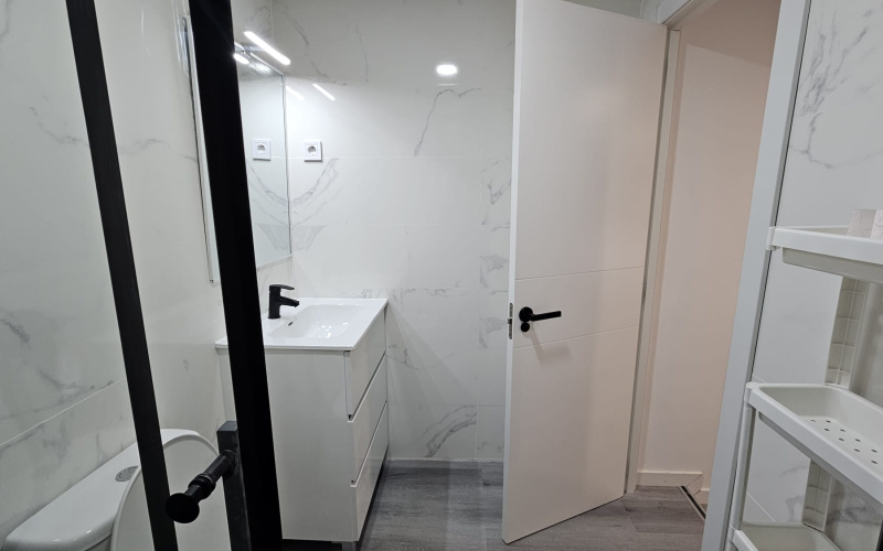 Calle Calle del Correo, floor 5, Centro, 0 ,1 BathroomBathrooms,Studio,Medium Term Let,Calle del Correo,5,467